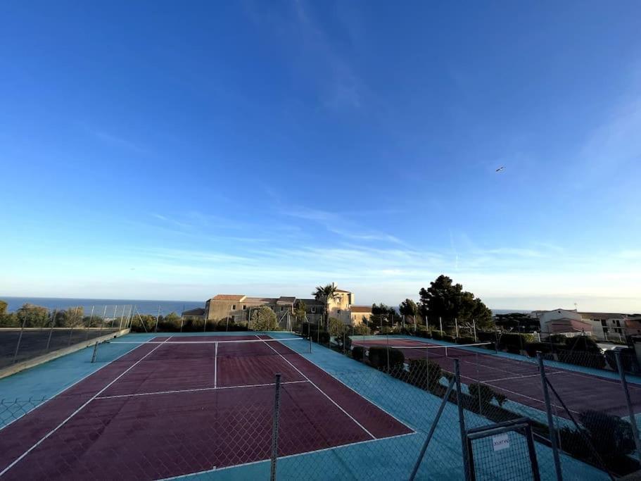 פלורי St-Pierre-La-Mer, Bel Appartement A Dans Residence Avec Piscine Et Tennis Entre 5 Et 10 Min De La Plage מראה חיצוני תמונה
